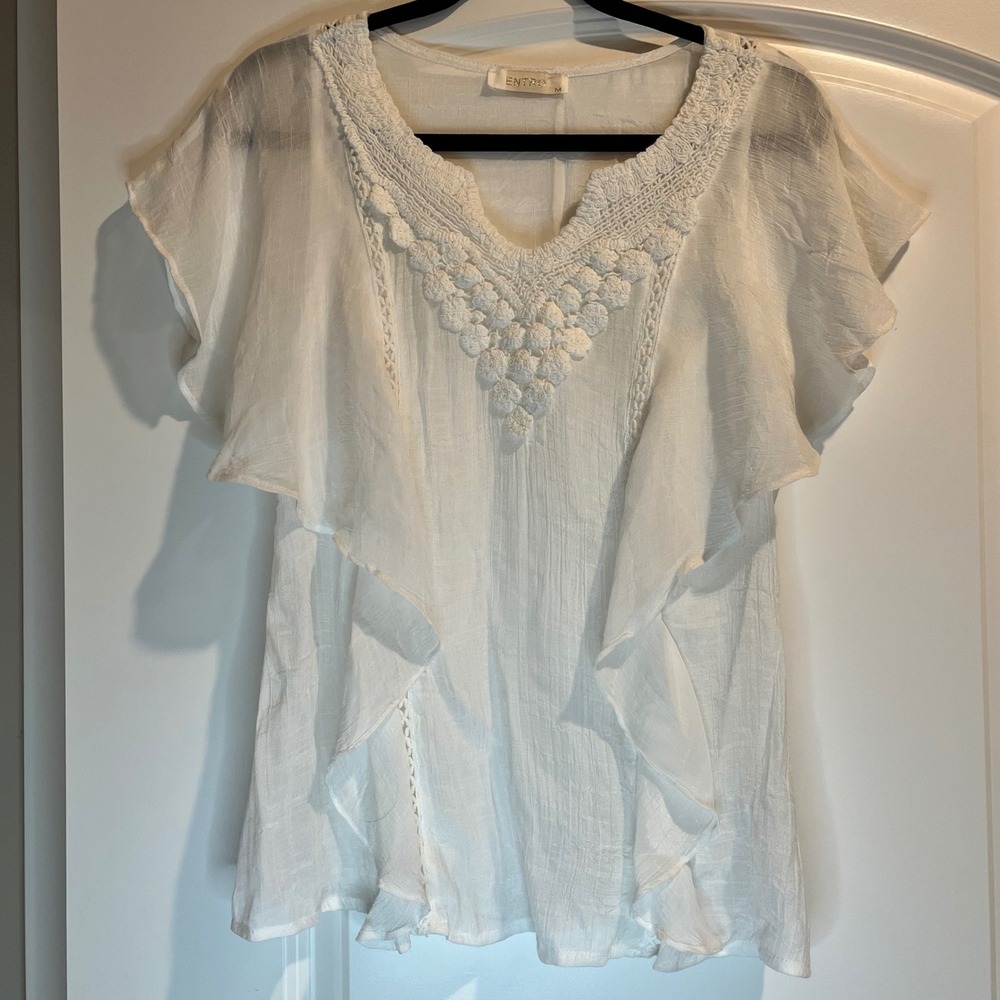 Entro White Flutter Sleeve Crochet V-Neck Ruffle Blouse T3038 Womens Medium